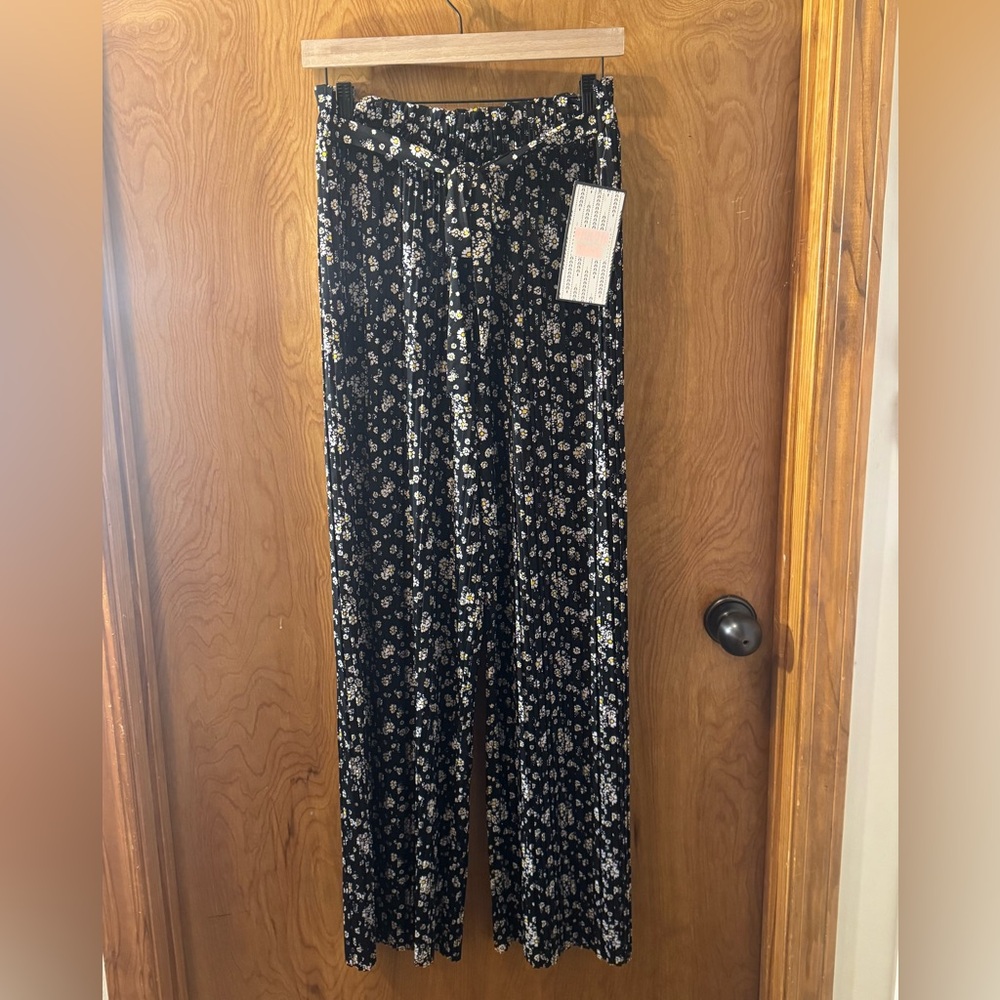 Olivia Rose Size Large Chiffon Pants